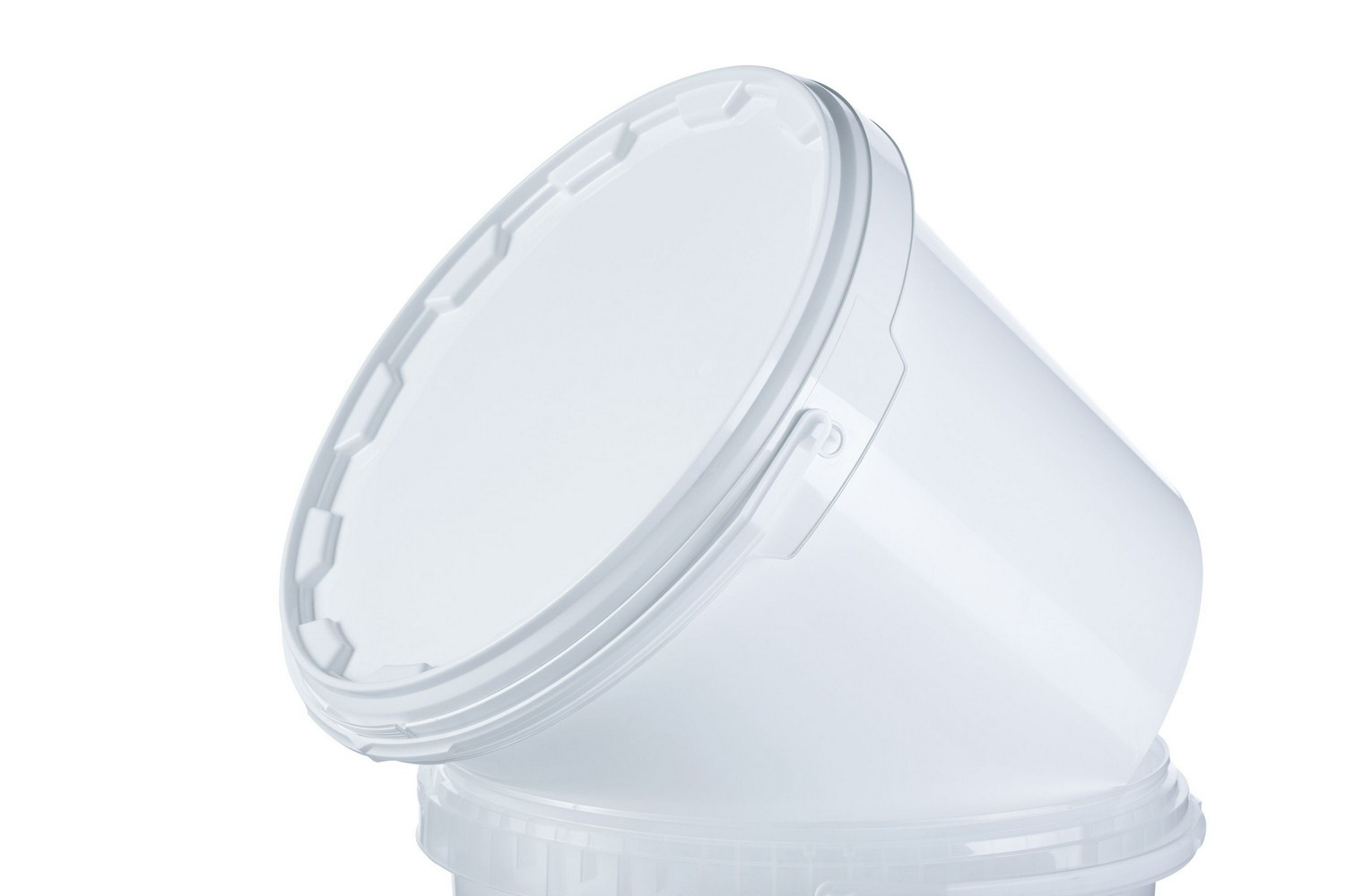 Пластиковые большие белые прозрачные ведра круг с пластиковыми либо металлическими ручками 11,2 литра